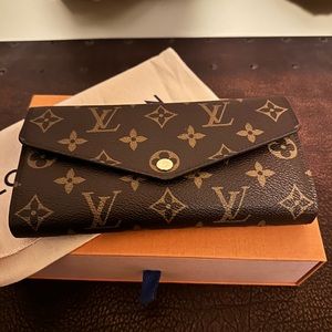 Louis Vuitton Monogram Sarah Wallet